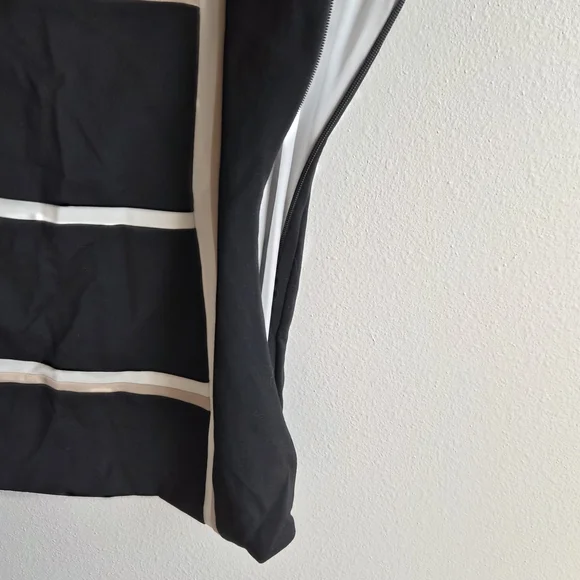 White House Black Market Fitted Black and White Sleeveless Top Size 6 - Picture 6 of 7